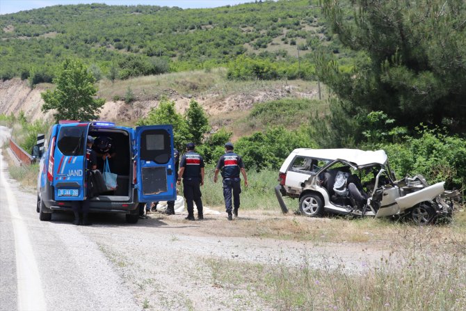 GÜNCELLEME - Balıkesir'de otomobil köprünün korkuluklarına çarptı: 6 ölü