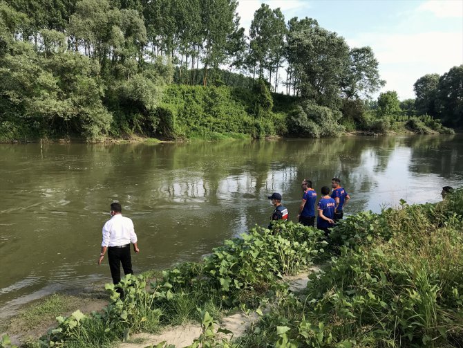 Sakarya Nehri'nde kaybolan 13 yaşındaki çocuğu arama çalışmaları sürüyor