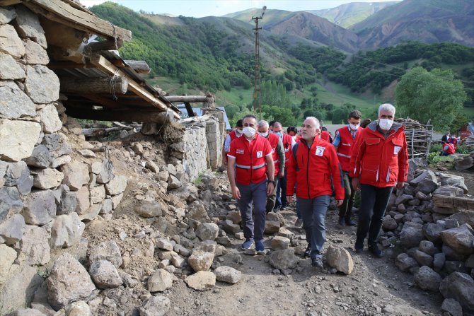 Türk Kızılay Genel Başkanı Kerem Kınık deprem bölgesinde incelemelerde bulundu: