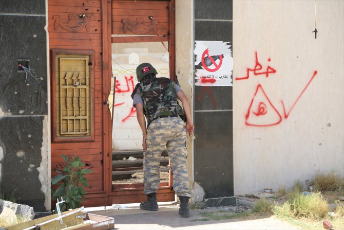 AA, Libya'da Hafter milislerinin tuzakladığı patlayıcıları temizleyen Türk kuvvetlerini görüntüledi