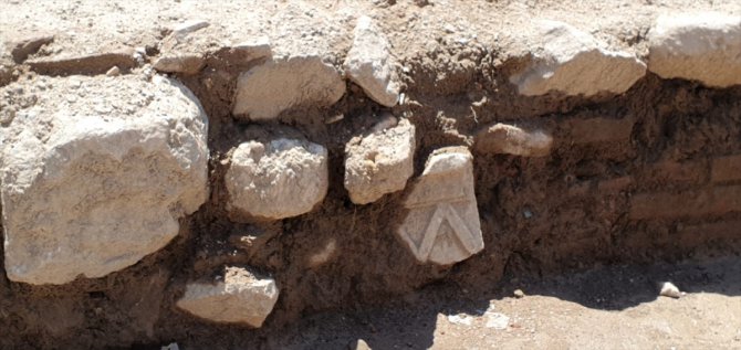 Bursa'da inşaat kazısı sırasında tarihi hamam bulundu