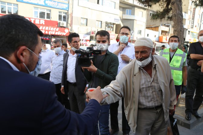 Nevşehir'de sokak çeşmesinden şerbet ikramı
