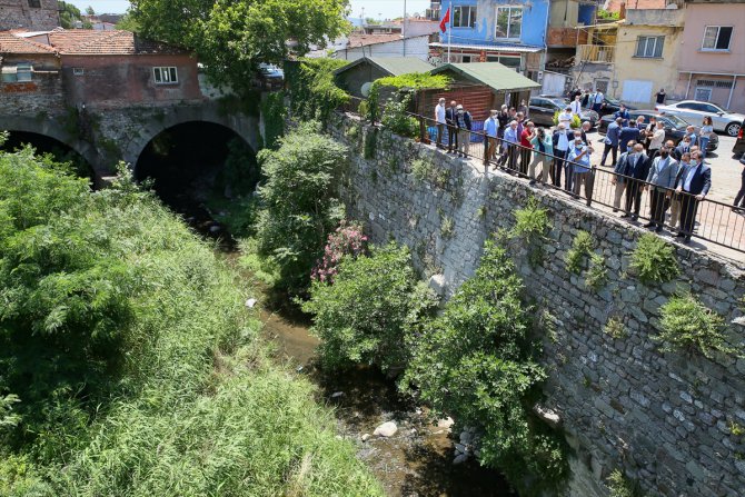 Bakan Pakdemirli, Bergama'daki "Antik Su Kanalı Projesi"ni inceledi: