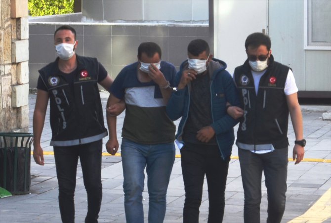 Kütahya'da suçüstü yakalanan 4 uyuşturucu şüphelisinden ikisi tutuklandı