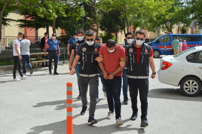 Afyonkarahisar'da uyuşturucu operasyonunda 3 şüpheli tutuklandı