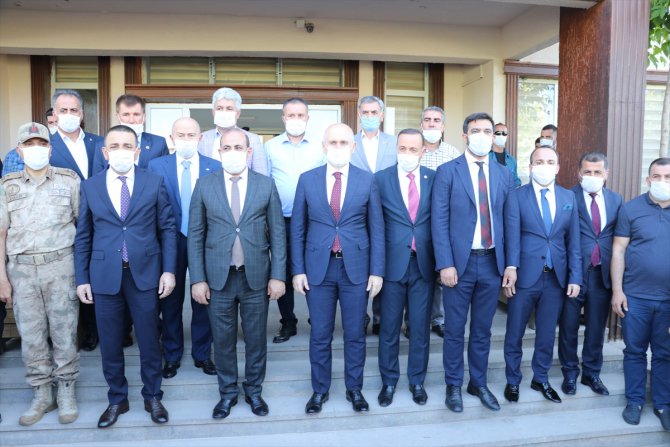 Bakan Karaismailoğlu Siirt'te ulaşım yatırımlarını inceledi:
