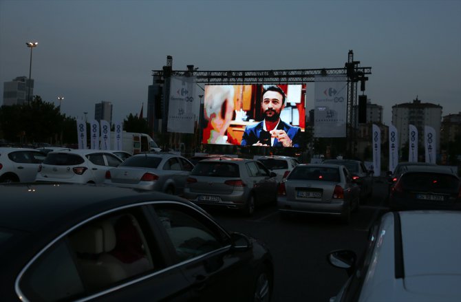 CarrefourSA arabalı açık hava sinemasında bu hafta "Hedefim Sensin" izlendi
