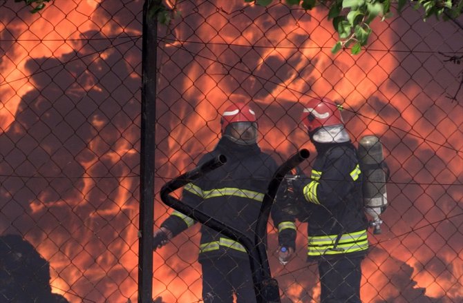 Gaziantep'te elyaf fabrikasında yangın çıktı