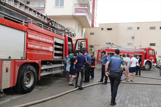 Mersin'de bir evde çıkan yangında hasar oluştu
