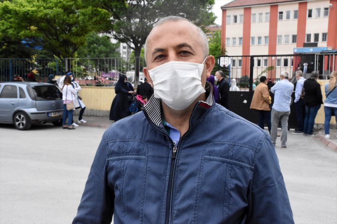 İç Anadolu'da öğrencilerin "sosyal mesafe kurallı" LGS heyecanı