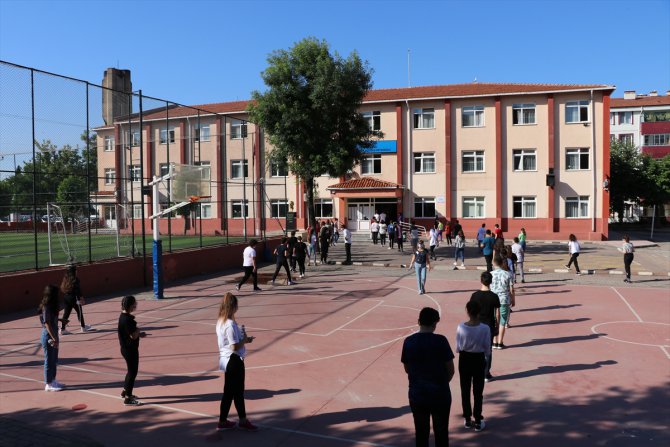 Trakya'da Liselere Geçiş Sistemi (LGS) sınavı başladı