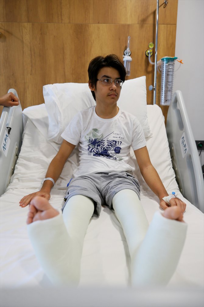 15 yaşındaki serebral palsi hastasının yürüme sevinci