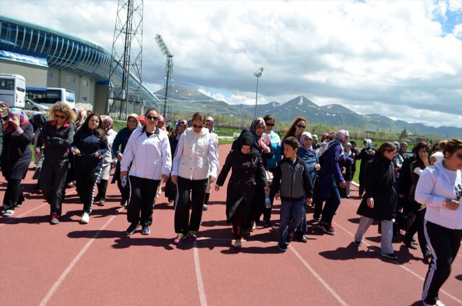 Erzurum'da atletizm pisti, normalleşme sonrası yeniden hizmete açıldı
