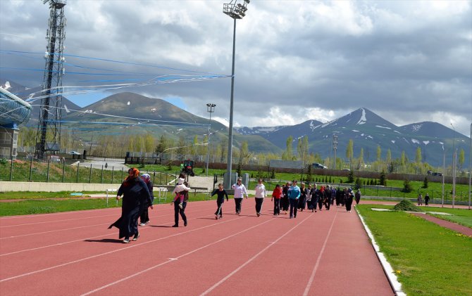 Erzurum'da atletizm pisti, normalleşme sonrası yeniden hizmete açıldı