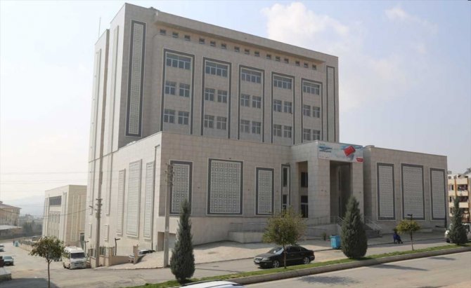 Şanlıurfa'da belediye binası hastaneye dönüştürülüyor
