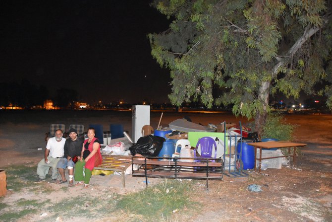 Adana'da kirasını ödeyemeyen aile sokakta kaldı