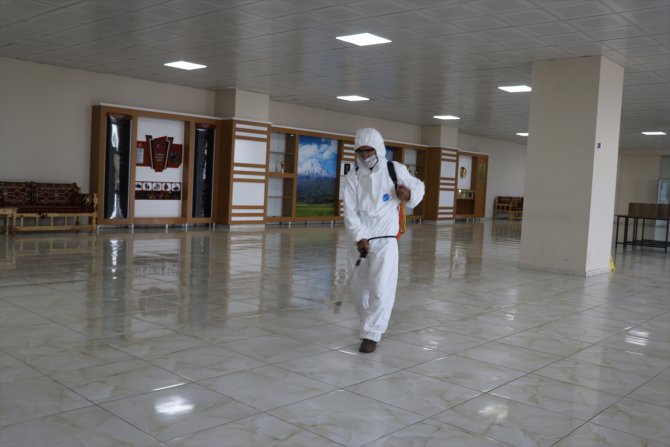 Ağrı'da YKS öncesi okullar dezenfekte edildi