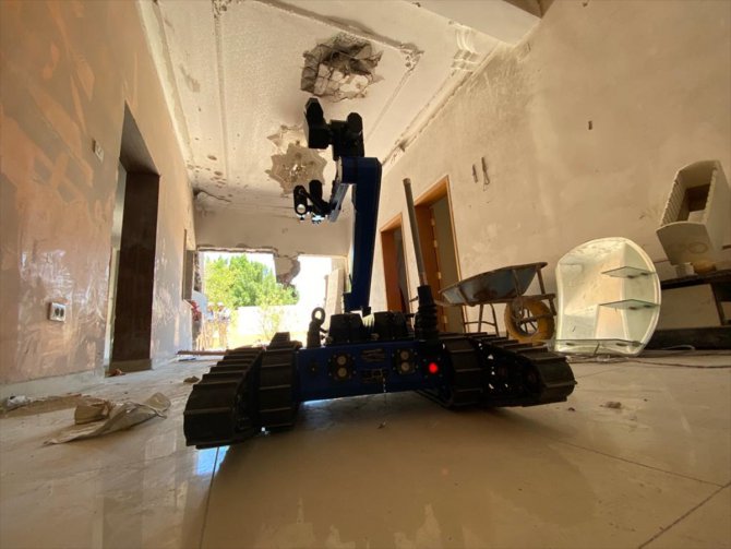 TSK, Libya'da sivillerin evlerine güvenli dönüşü için mayın temizliğinde milli teknolojiyle çalışıyor