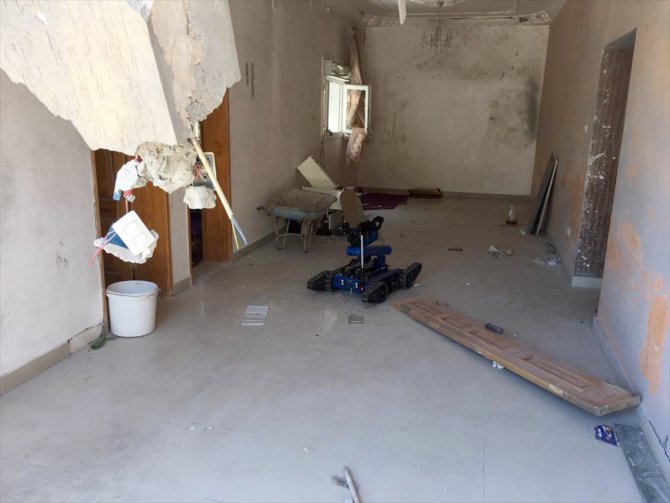 TSK, Libya'da sivillerin evlerine güvenli dönüşü için mayın temizliğinde milli teknolojiyle çalışıyor