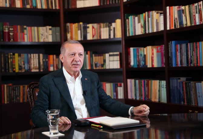 Cumhurbaşkanı Erdoğan, gençlerle video konferans yöntemiyle buluştu: (2)
