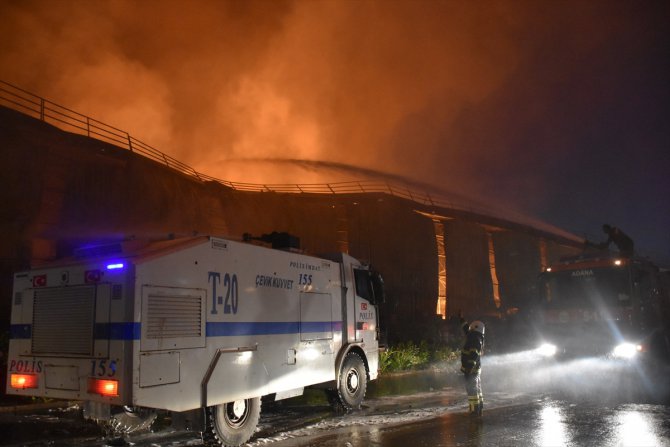 GÜNCELLEME 2 - Adana'da nişasta fabrikasında çıkan yangın kontrol altına alındı