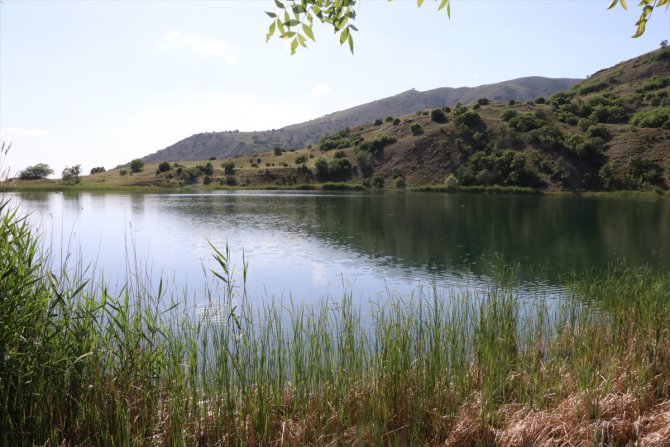 Doğa harikası Ardos Gölü, Kovid-19'dan bunalan vatandaşların uğrak yeri oldu