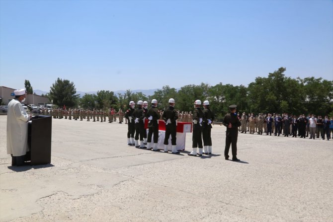 Pençe-Kaplan operasyonunda şehit düşen askerin cenazesi törenle memleketine uğurlandı