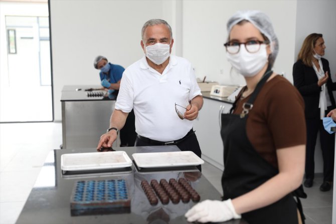 Türkiye'nin "en tatlı" projesinde çikolata üretimi ve satışı başladı