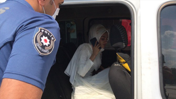 Adana'da ailesinin zorla evlendirmek istediği iddia edilen genç kızı polis kurtardı