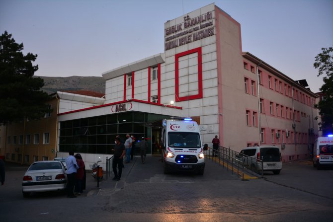 Kayseri'de otomobille tırın çarpıştığı kazada karı-koca öldü, bir çocuk yaralandı