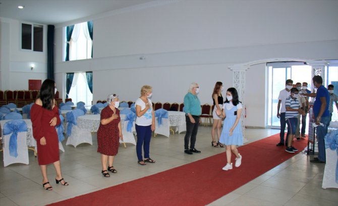 Mersin'de düğün salonlarında alınacak önlemler "temsili düğün" ile anlatıldı