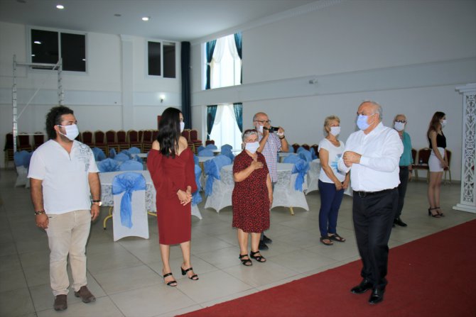 Mersin'de düğün salonlarında alınacak önlemler "temsili düğün" ile anlatıldı