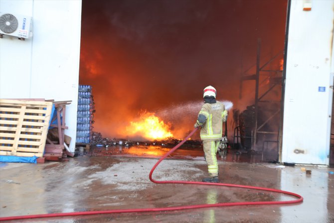GÜNCELLEME - Bursa'da bitişik 3 depodaki yangın kontrol altına alındı