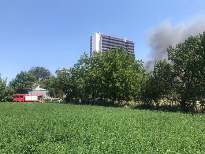 Bursa'da plastik deposunda yangın çıktı