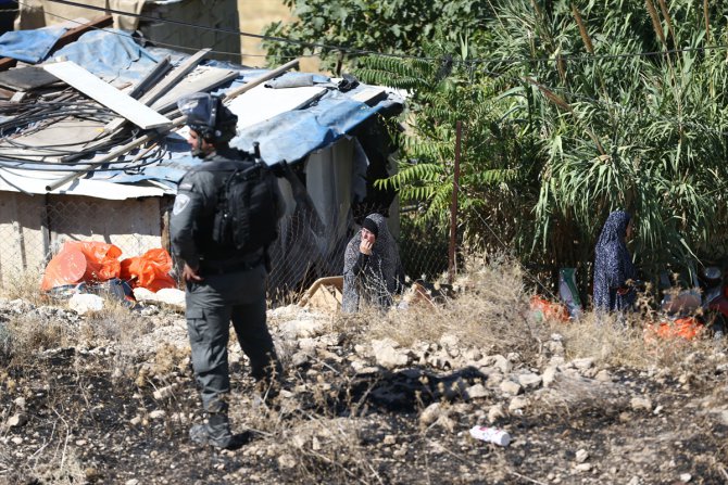 İsrail Doğu Kudüs'te Filistinlilere ait bir evi yıktı