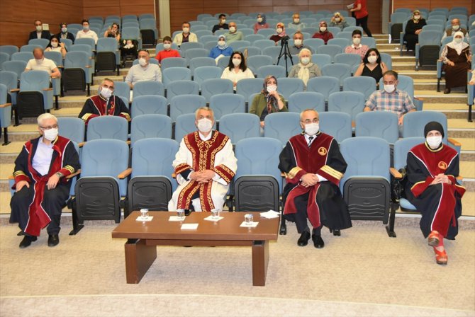 OMÜ Tıp Fakültesi mezunları "sosyal medya" üzerinden hekimlik yemini etti