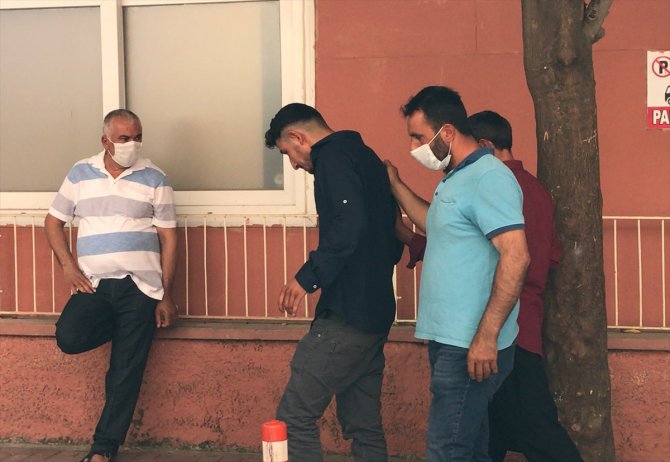 Adana'da intihar eden baba ve öldürdüğü iki kızı toprağa verildi