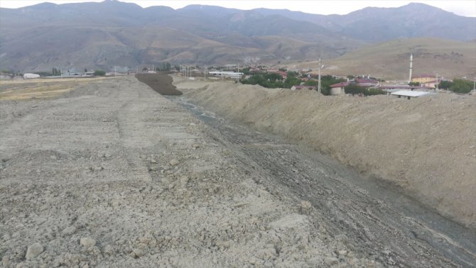 Erzincan'da dere taştı, 3 ahır ve 1 evde hasar oluştu