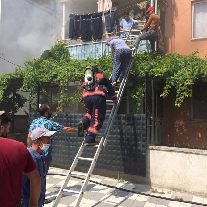 Manisa'da ev yangını hasara yol açtı