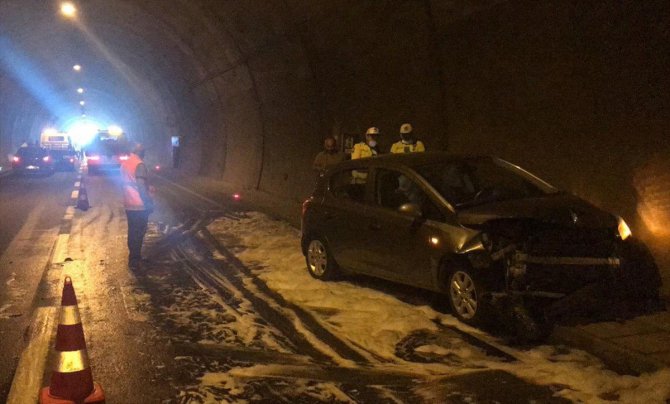 Rize'de tünelde meydana gelen zincirleme trafik kazasında 6 kişi yaralandı