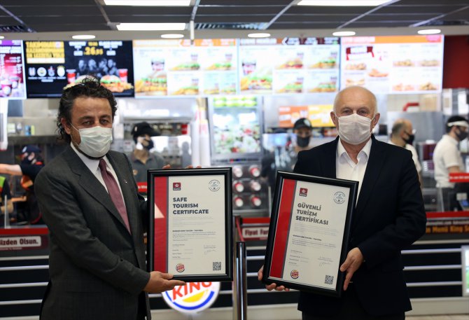RoyalCert, TAB Gıda restoranlarına "güvenli turizm sertifikası" vermeye başladı
