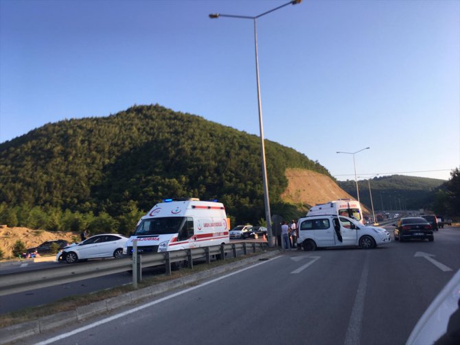Samsun'da kamyonetle otomobil çarpıştı: 4 yaralı