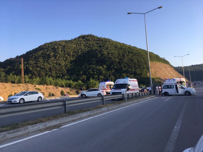 Samsun'da kamyonetle otomobil çarpıştı: 4 yaralı