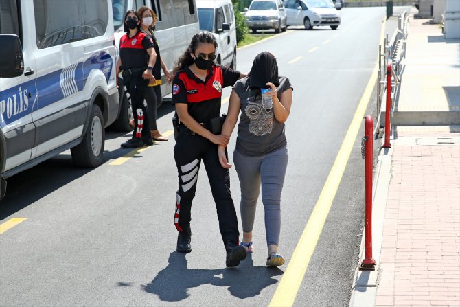 Adana'daki fuhuş operasyonunda gözaltına alınan zanlılardan 11'i tutuklandı