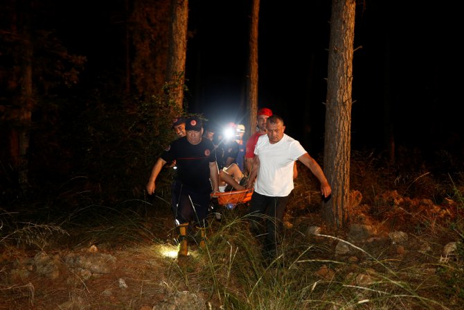 Antalya'da 3 kişi mağarada mahsur kaldı