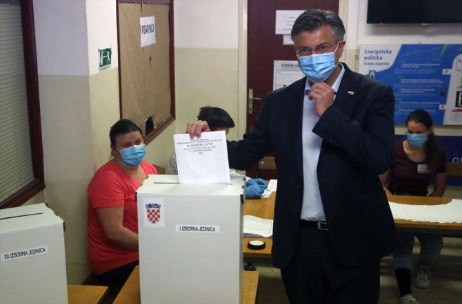 Hırvatistan'da genel seçim için oy kullanma işlemi başladı