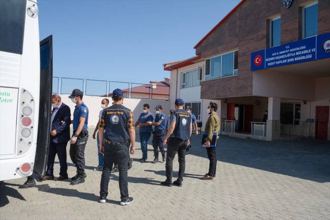 Van ve Bitlis'te göçmen kaçakçılığı operasyonunda 5 şüpheli yakalandı