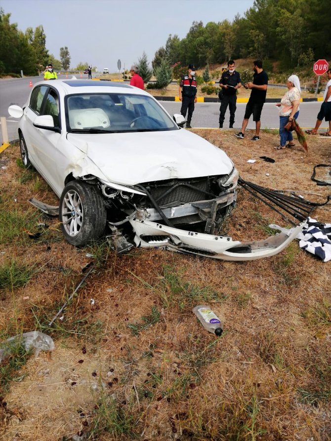 Muğla'da iki otomobil çarpıştı: 2 ölü, 1 yaralı