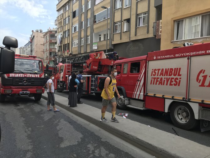 Zeytinburnu'nda iş yerinde çıkan yangın hasara neden oldu