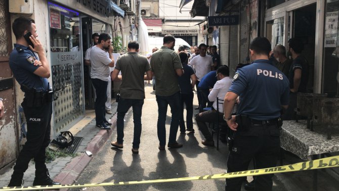 GÜNCELLEME - Adana'da berber kalfası iş yerinde uğradığı silahlı saldırıda öldü